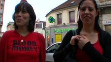 Duel entre soeur laquelle est la plus salope, rponse  la maison